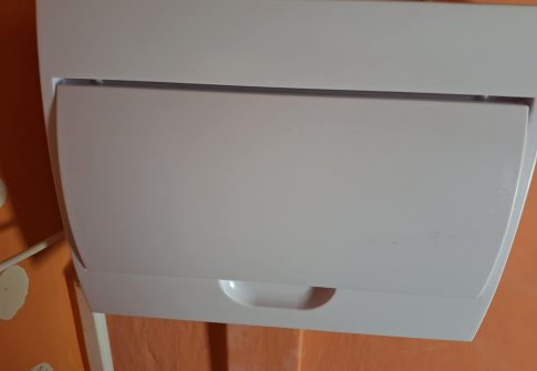 Nový elektrický rozvádzač s ističmi